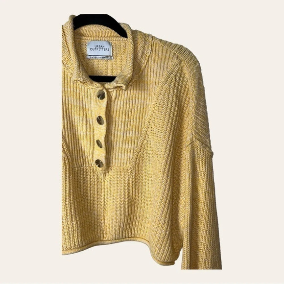 URBAN OUTFITTERS‎ CROPPED SWEATER BUTTONS CHUNKY KNITTED YELLOW IN COLOR - Picture 3 of 11